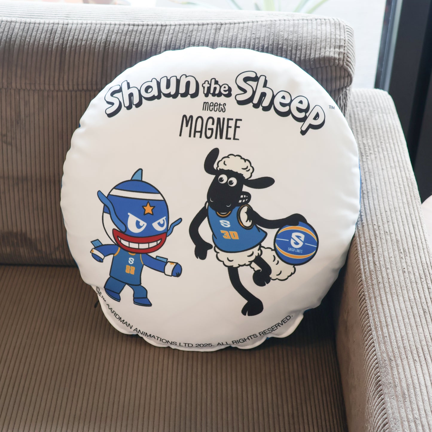 ひつじのショーンmeetsマグニー クッション
